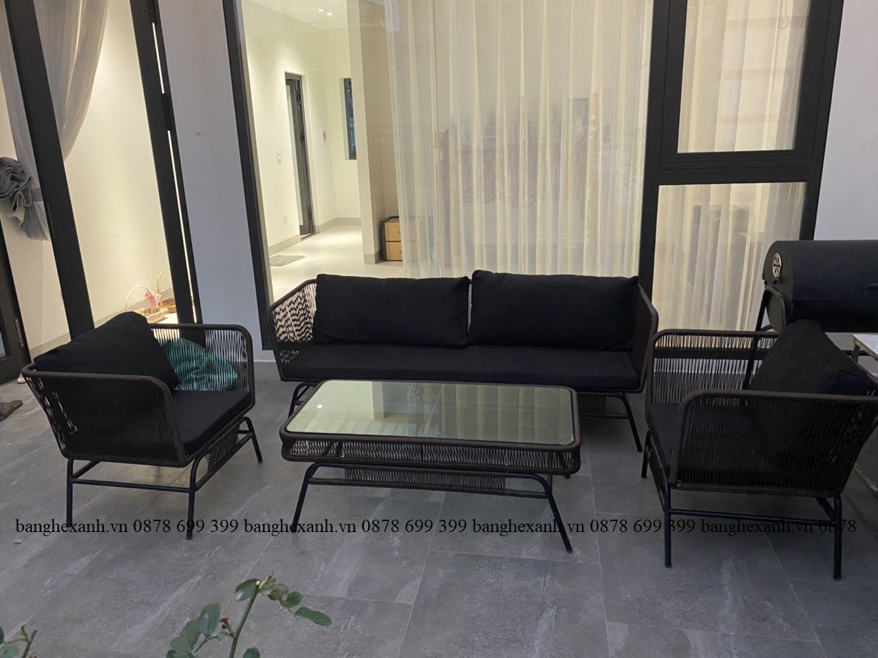 Bo-Sofa-May-Nhua-Ngoai-Troi.jpg